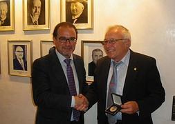 Javier Jiménez con Paul Baier, presidente de la Cámara de Friburgo./