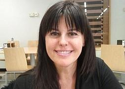 Francisca Serrano enseña a acercarse a la Bolsa sin miedo. :: ideal/