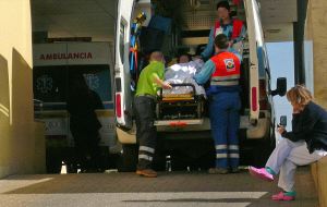 POR LA MAÑANA. Llegaron hasta cuatro ambulancias en menos de 20 minutos. /A. MATEO/