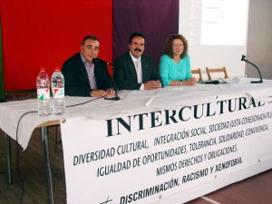 HISTORIA. De izquierda a derecha alcaldes de Abrucena y Fiñana y diputada de Asuntos Sociales. / IDEAL/