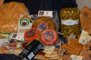Productos que ya tienen el nuevo sello de calidad rural. /CHAPA/