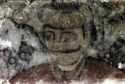 Retrato del auténtico Conde Drácula en una pintura mural realizada en Sighisoara, localidad en la que vivió en el siglo XV. / REUTERS/