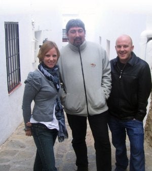 Jessica, David y Oscar, encabezando el movimiento asociativo y ahora político de Mojácar Se Mueve :: J.S./