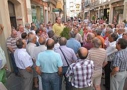 La suspensión de las pólizas afecta a cerca de 600 exsantaneros de 2001 y 2011. :: ENRIQUE/