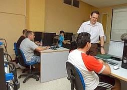 La academia CM Formación, más conocida como Maude, es una de las más antiguas de la ciudad. :: ENRIQUE/