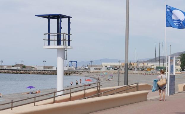 El Carboncillo, entre las playas con Bandera Azul de Adra