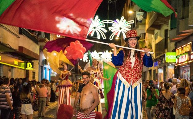 La música vuelve a sonar en las calles de Adra para celebrar su semana grande