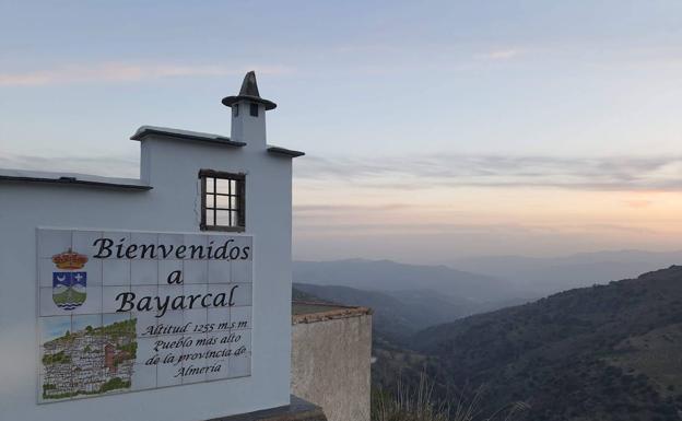 Bayárcal se ubica a más de 1.200 metros de altitud. 