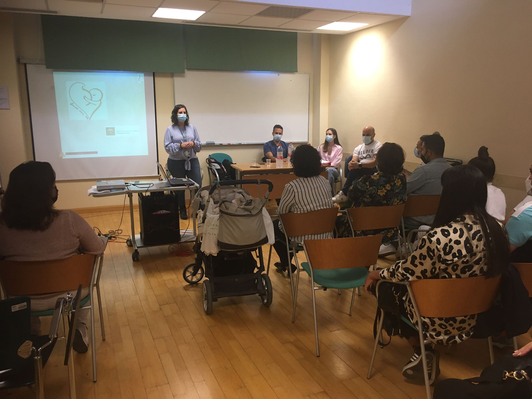 El Hospital Alto Guadalquivir desarrolla un taller para resolver dudas sobre la lactancia materna