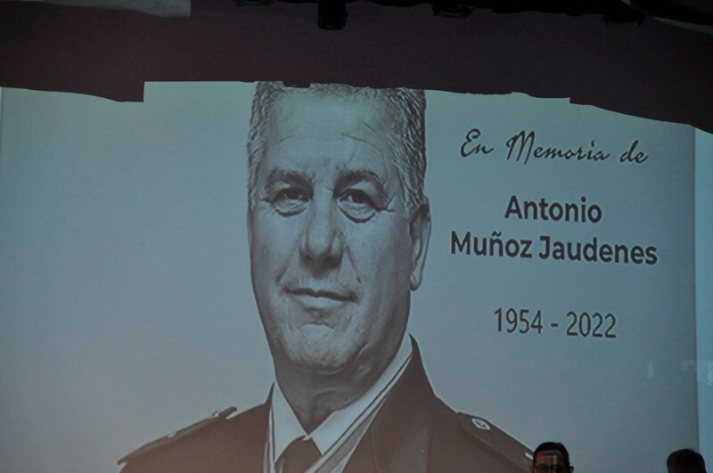 Una exhibición de sevillanas o el homenaje a título póstumo a Antonio Muñoz Jaunenes componen el acto.