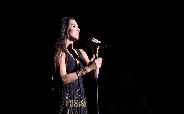 India Martínez presenta en El Ejido su 'Tour Secreto' ante un Auditorio con lleno absoluto