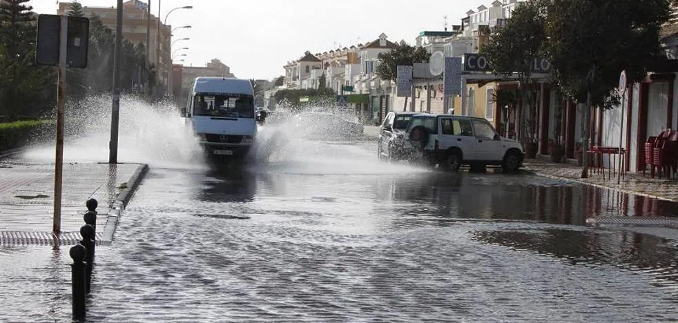 Roquetas ultima el comienzo de obras de la red de pluviales de avenida de Sudamérica