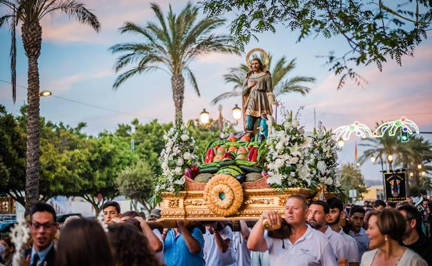 Imagen de la procesión de San Isidro de otros años, que en esta ocasión será el domingo. /R. I: