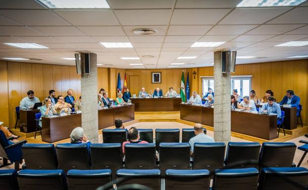 El Pleno rechaza permitir la explotación privada de las 800 plazas de parking de Muñoz Seca