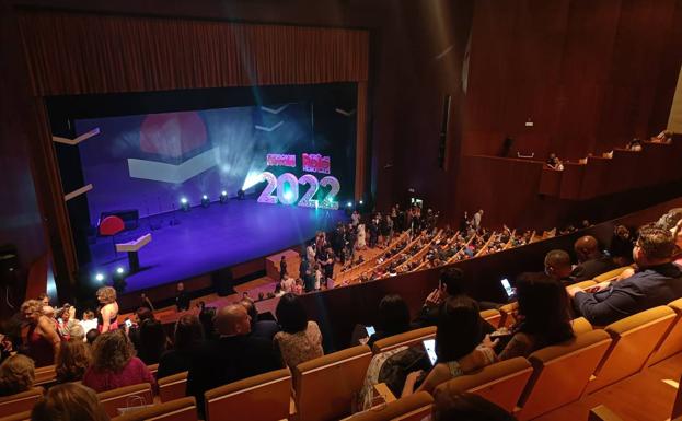 El mundo literario se viste de gala en Roquetas con los premios Círculo Rojo