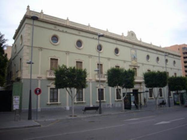 Fachada actual del Colegio La Salle de Almería, en la Rambla Federico García Lorca./IDEAL