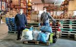 Entrega de equipos de protección en la plataforma de compras del Virgen de las Nieves./IDEAL