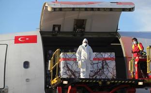 La escasez de respiradores ha hecho necesaria su importación./Efe