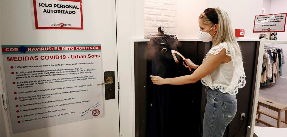 Prendas, probadores y aforo: todos los cambios en las tiendas de ropa