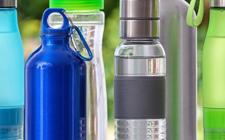 Deja a un lado el plástico y pásate a las botellas reutilizables