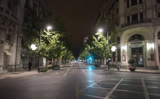 La Junta de Andalucía amplia el toque de queda: ¿en qué horario está prohibido salir a la calle?