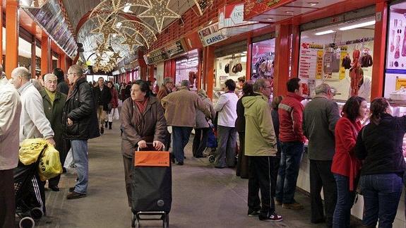 Denuncian que los vigilantes del Mercado de San Francisco en Jaén vienen sufriendo agresiones desde el 2016