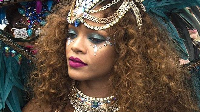 Rihanna Se Desmelena Con Su Bikini De Fantasía En El Carnaval De